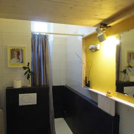 Charming House With Private Dock On *